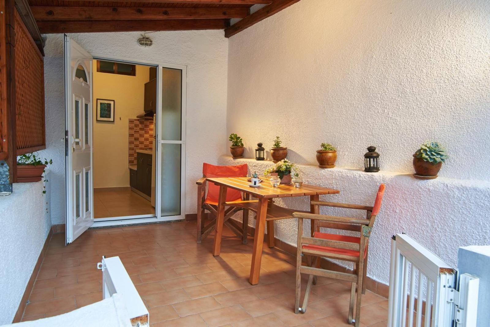 Sunset - With Seaview & Back Side Apartements Apartament Toroni